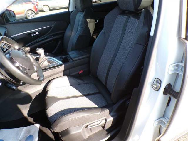Peugeot 3008 image 9