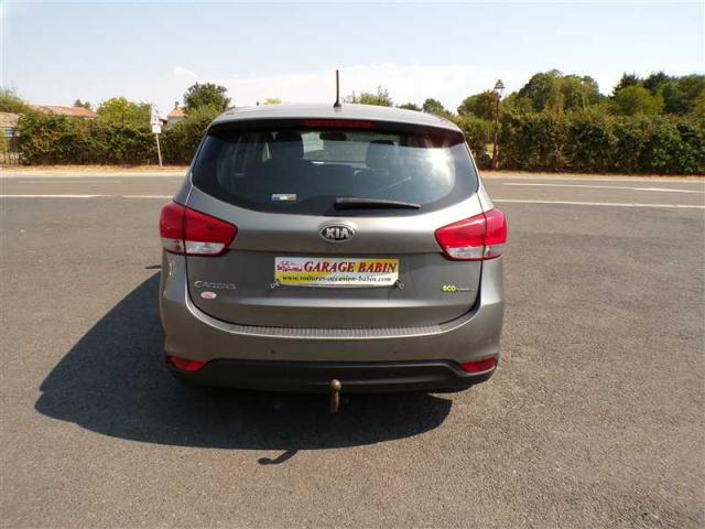 Kia Carens image 2