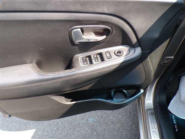 Kia Carens image 7