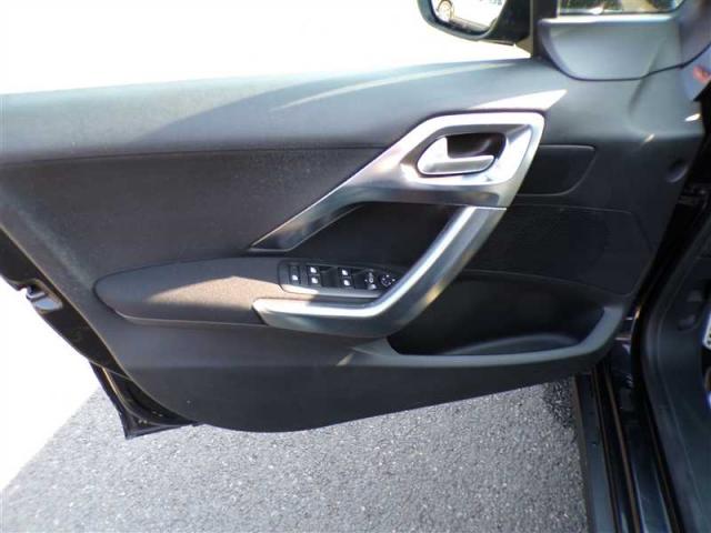 Peugeot 2008 image 1