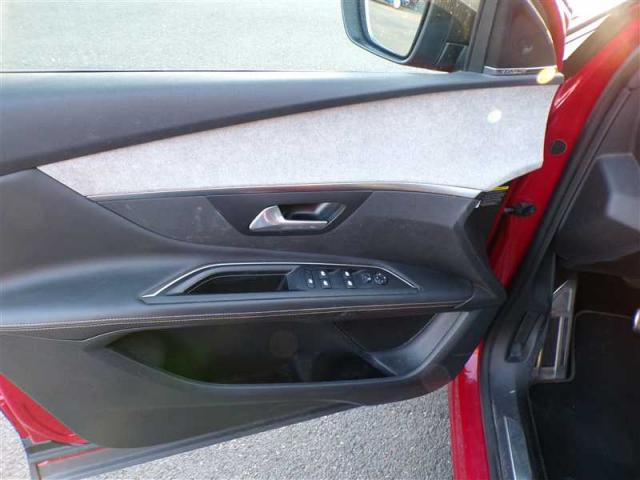 Peugeot 3008 image 2