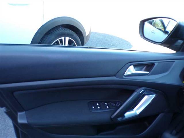 Peugeot 308 image 8
