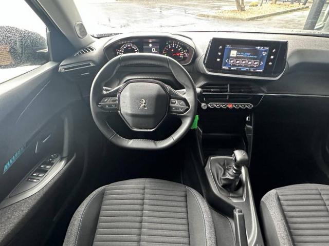 Peugeot 2008 image 8