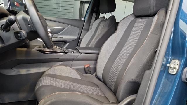 Peugeot 3008 image 2