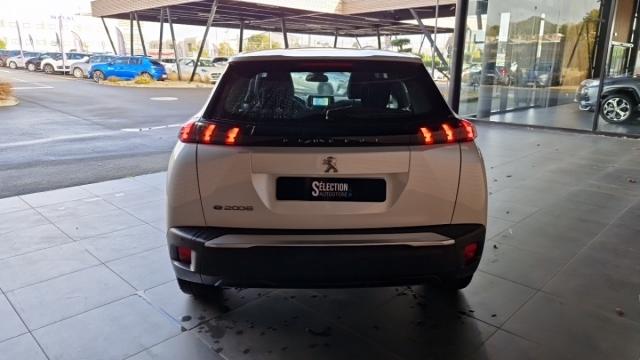 Peugeot 2008 image 1