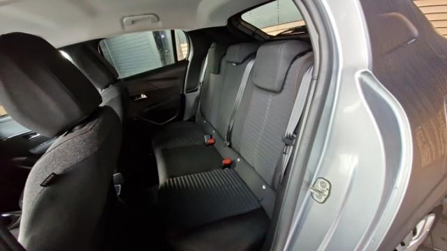 Peugeot 208 image 9