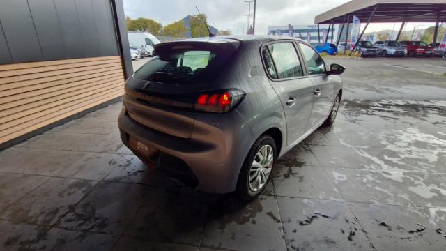 Peugeot 208 image 8
