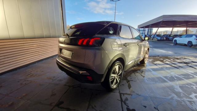 Peugeot 3008 image 3
