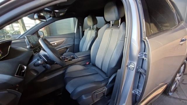 Peugeot 3008 image 2