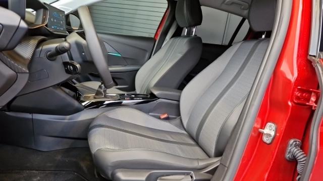 Peugeot 208 image 5