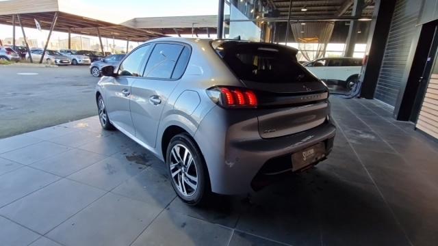 Peugeot 208 image 3