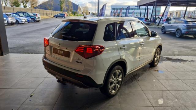 Suzuki Vitara image 9