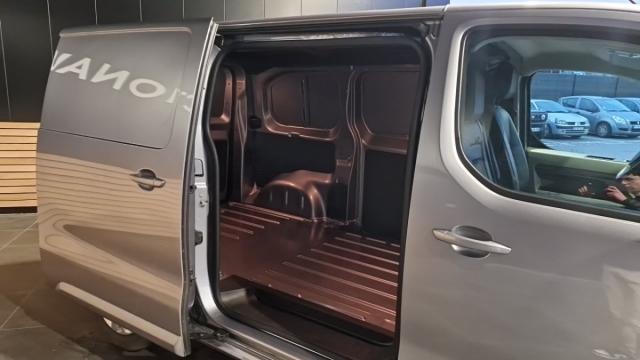 Peugeot Expert image 2