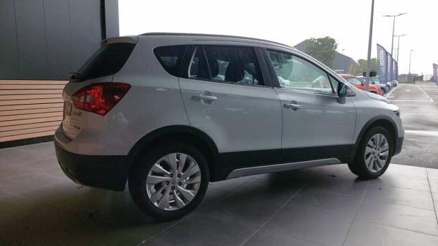 Suzuki S-Cross image 8