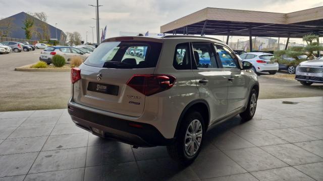 Suzuki Vitara image 9