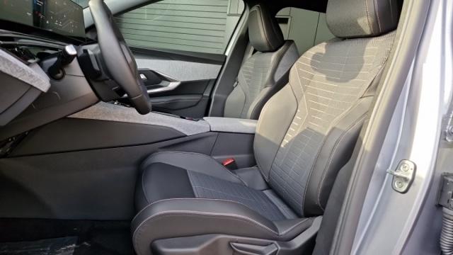 Peugeot 5008 image 2