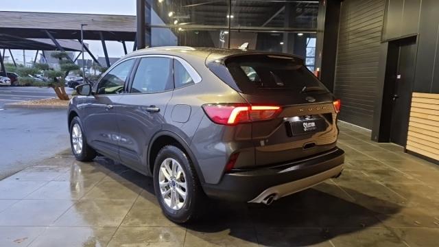 Ford Kuga image 9