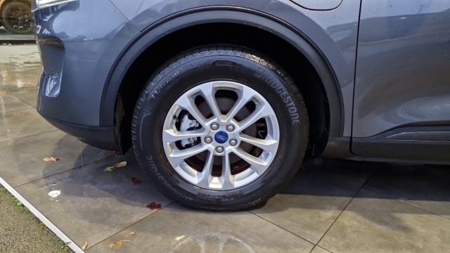 Ford Kuga image 1