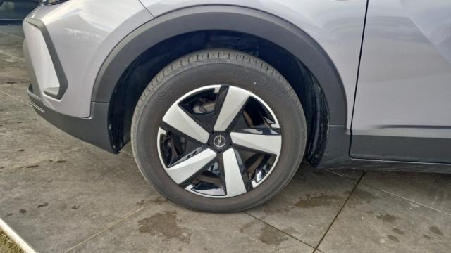 Opel Crossland image 2