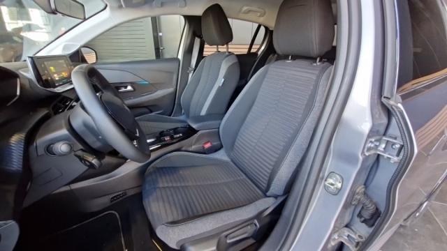 Peugeot 208 image 5