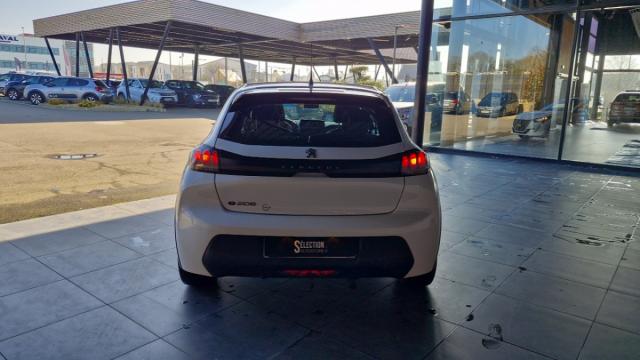 Peugeot 208 image 3