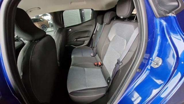 Renault Clio image 9