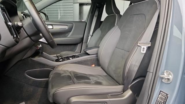 Volvo Xc40 image 2