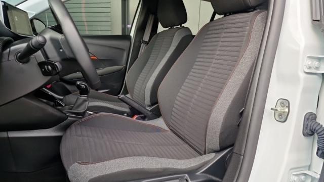Peugeot 208 image 7