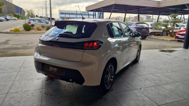Peugeot 208 image 3