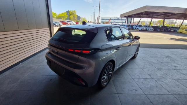 Peugeot 308 image 1