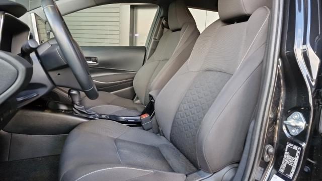 Toyota Corolla Touring Sports image 9
