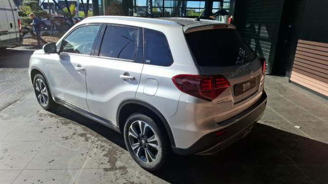 Suzuki Vitara image 3