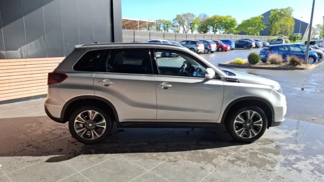 Suzuki Vitara image 8