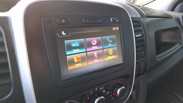 Renault Trafic image 2