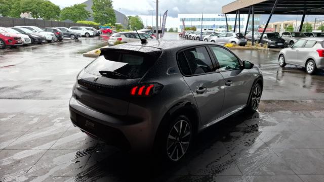 Peugeot 208 image 1