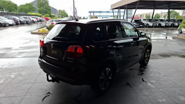 Suzuki Vitara image 9