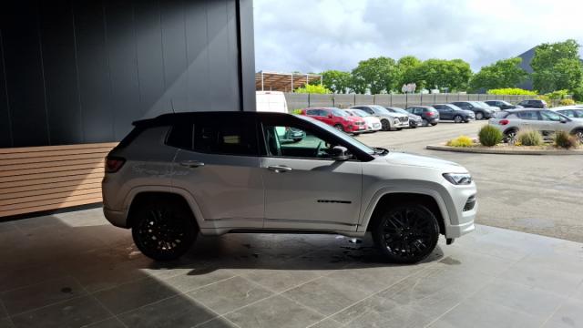 Jeep Compass image 9