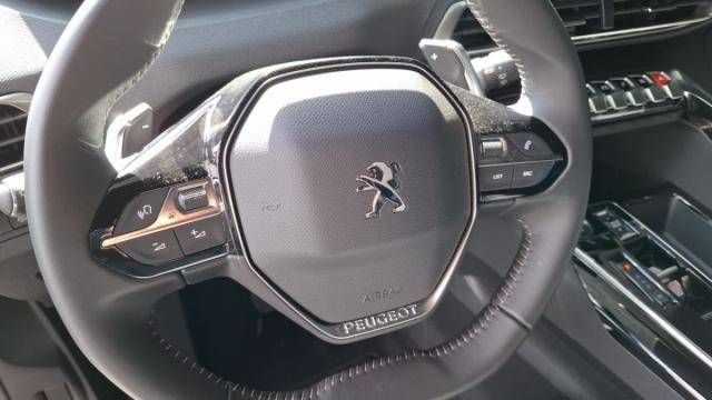 Peugeot 5008 image 1