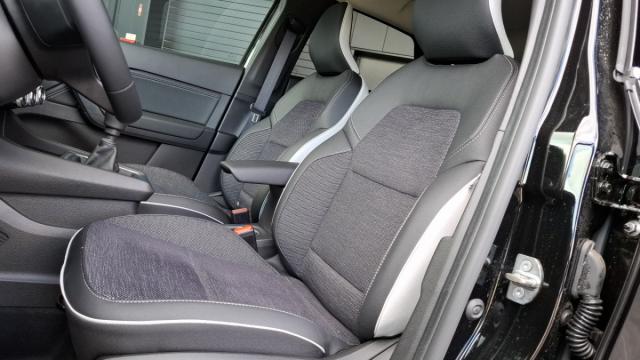 Renault Captur image 9
