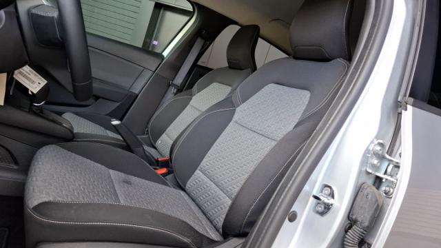 Renault Clio image 9