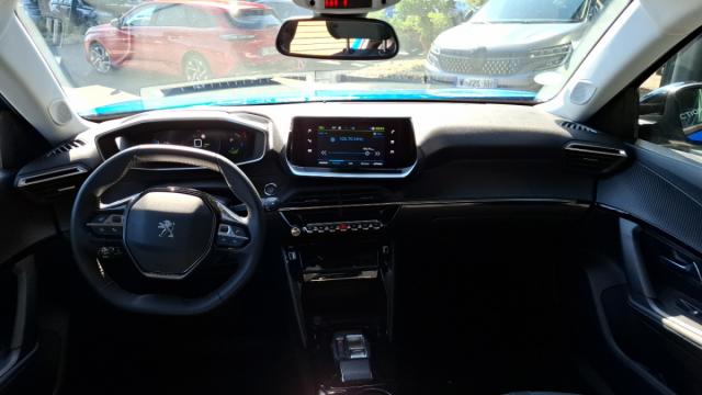 Peugeot 2008 image 8