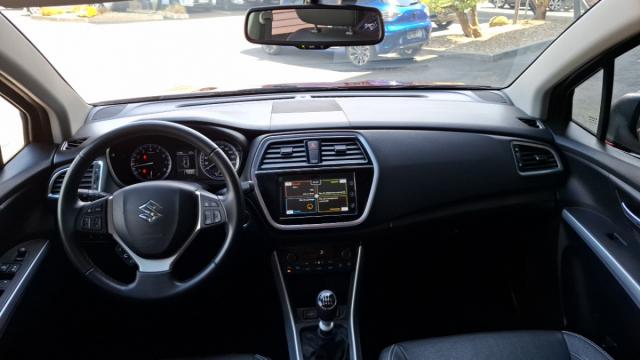 Suzuki S-Cross image 1