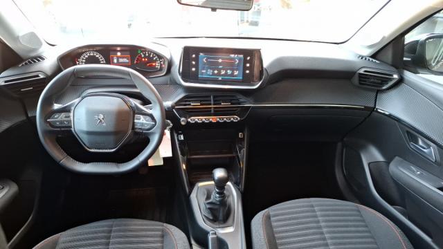 Peugeot 208 image 1