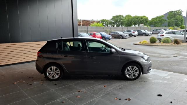 Peugeot 308 image 2