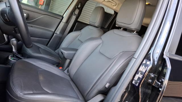 Jeep Renegade image 2