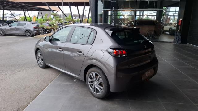 Peugeot 208 image 2
