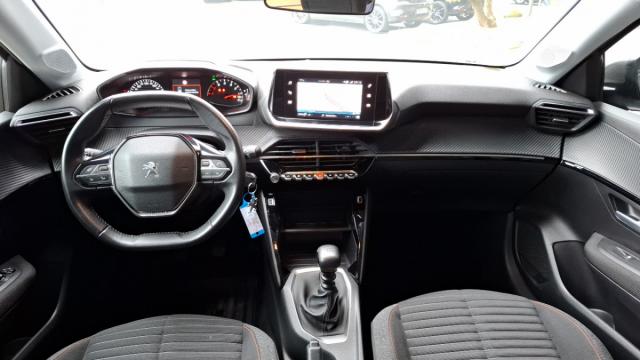 Peugeot 208 image 1