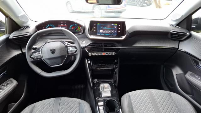 Peugeot E-208 image 7