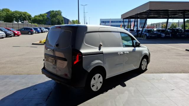 Nissan Townstar image 8
