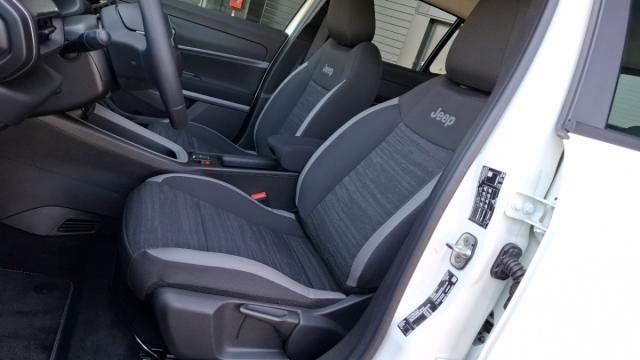 Jeep Avenger image 8